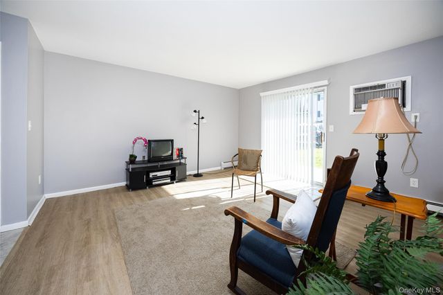 6 Yew Court A, Fishkill, NY 12524