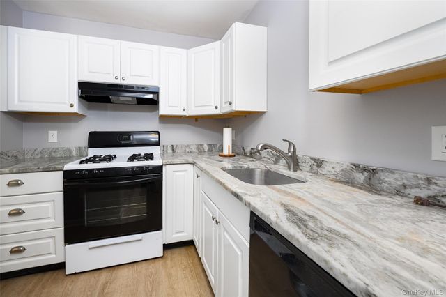 6 Yew Court A, Fishkill, NY 12524