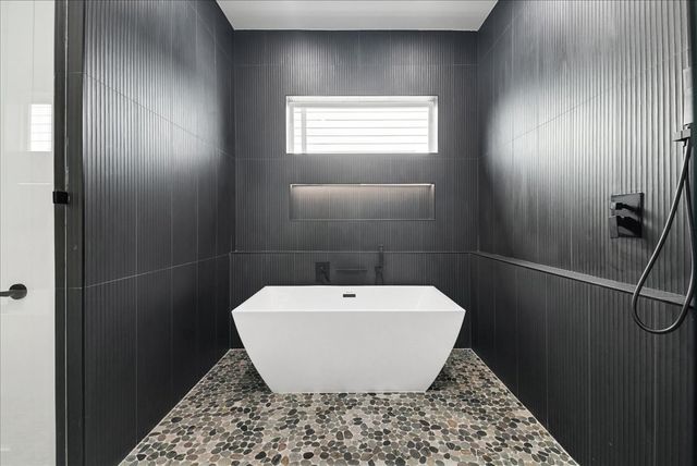 1825 Pollard Street, Dallas, TX 75208