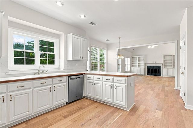 315 Arbor Creek Trail, Roswell, GA 30076
