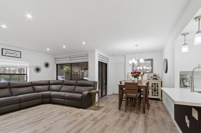 10790 NW 14th St 184, Plantation, FL 33322