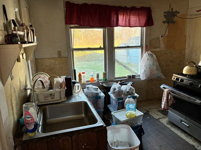 188 Windsor St, West Springfield, MA 01089