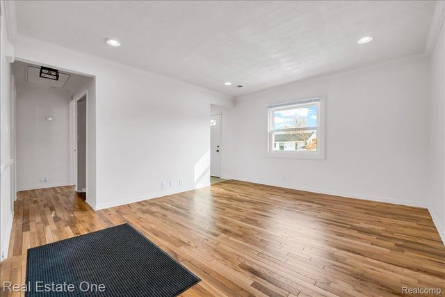 28367 Rosemont Street, Roseville, MI 48066