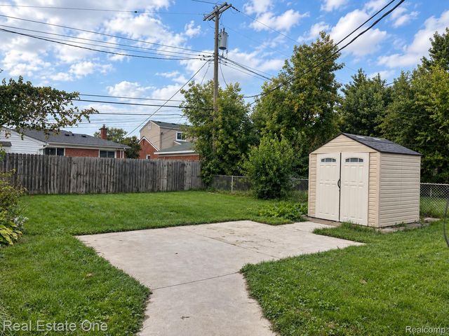 28367 Rosemont Street, Roseville, MI 48066