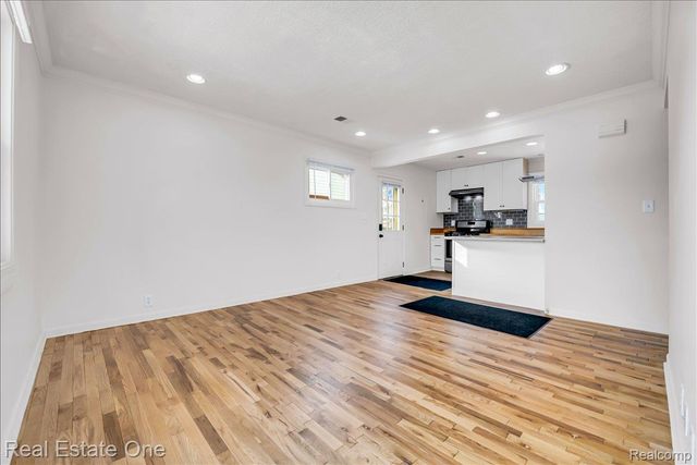 28367 Rosemont Street, Roseville, MI 48066