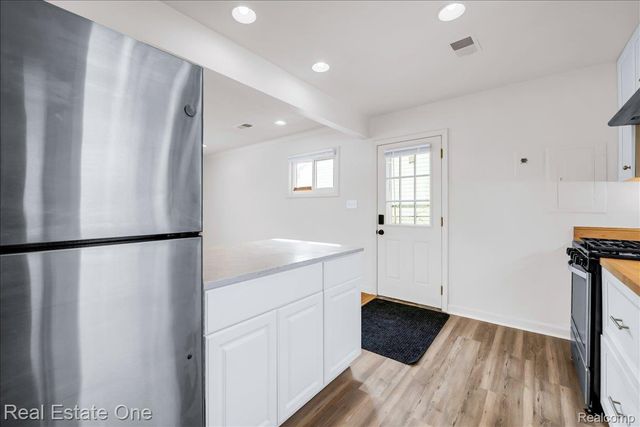 28367 Rosemont Street, Roseville, MI 48066