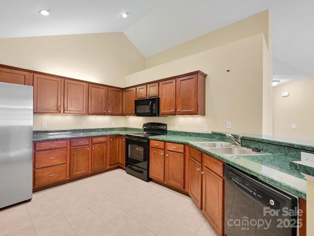 44 Braeburn Way, Flat Rock, NC 28731