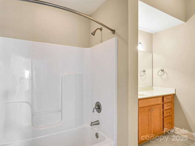 44 Braeburn Way, Flat Rock, NC 28731