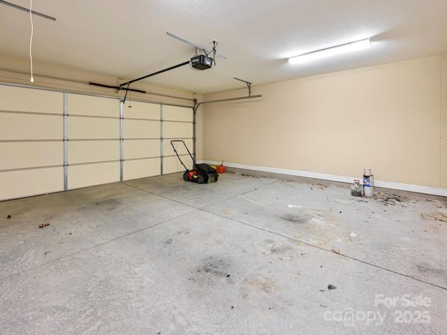 44 Braeburn Way, Flat Rock, NC 28731