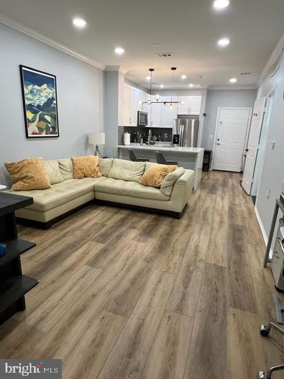3003 NICOSH CIR #3106, Falls Church, VA 22042