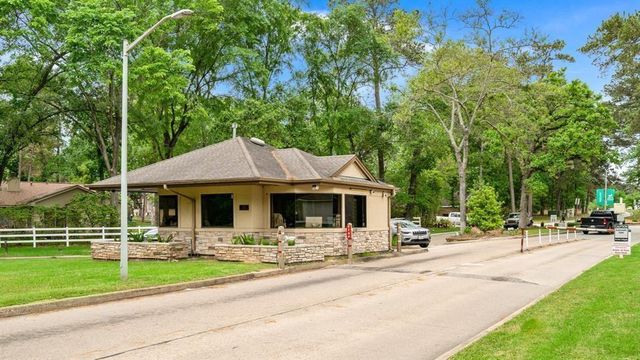 15 Waters Edge Street, Conroe, TX 77356