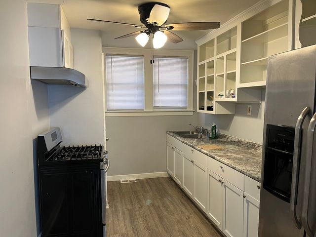 28 E 157th Street, Harvey, IL 60426