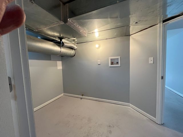 28 E 157th Street, Harvey, IL 60426