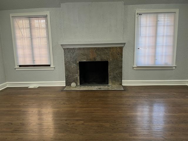 28 E 157th Street, Harvey, IL 60426