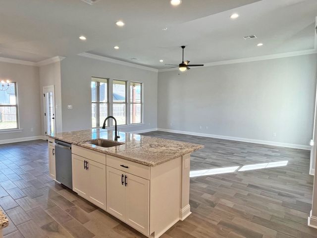 273 Woodcrest Drive, Stonewall, LA 71078