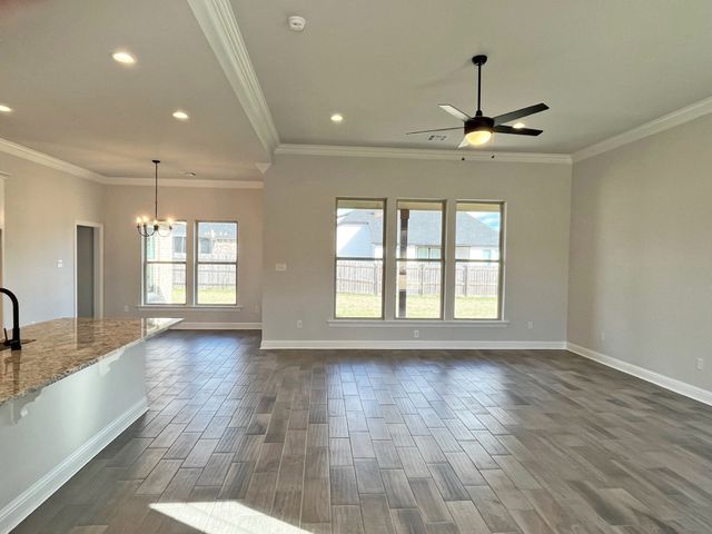 273 Woodcrest Drive, Stonewall, LA 71078