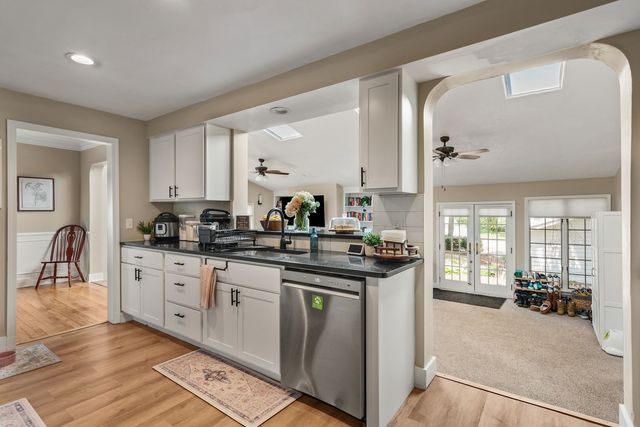 3008 E 18th Street, Davenport, IA 52803