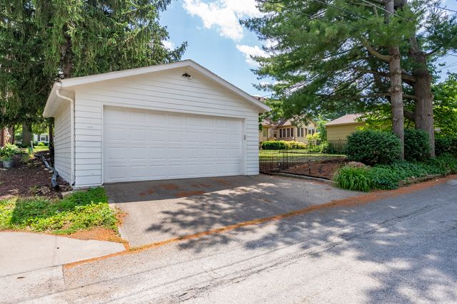 3008 E 18th Street, Davenport, IA 52803