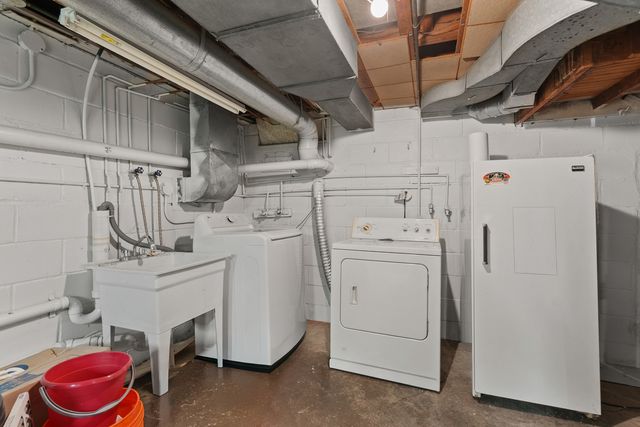 3008 E 18th Street, Davenport, IA 52803