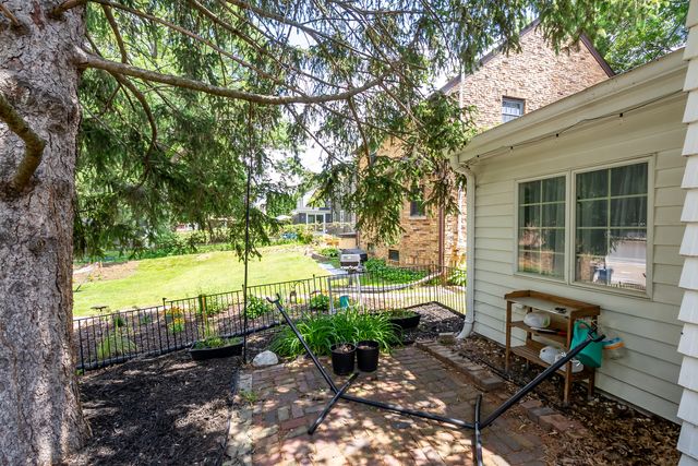 3008 E 18th Street, Davenport, IA 52803