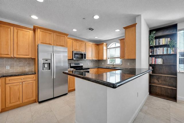 1614 NE 9th Street, Fort Lauderdale, FL 33304