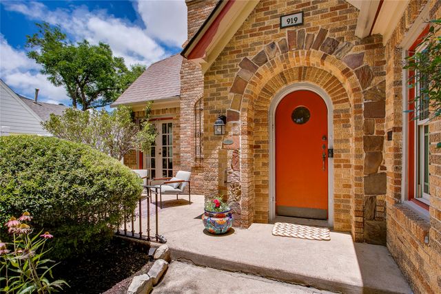 919 Salmon Drive, Dallas, TX 75208