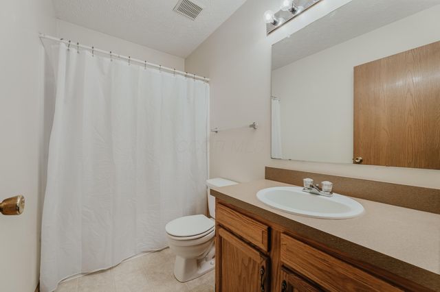 2557 Locksley Road, Grove City, OH 43123