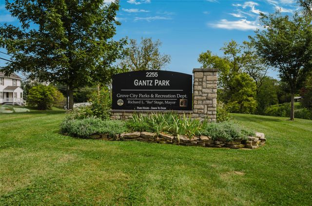 2557 Locksley Road, Grove City, OH 43123