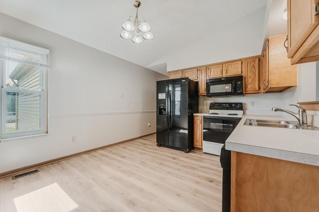 2557 Locksley Road, Grove City, OH 43123
