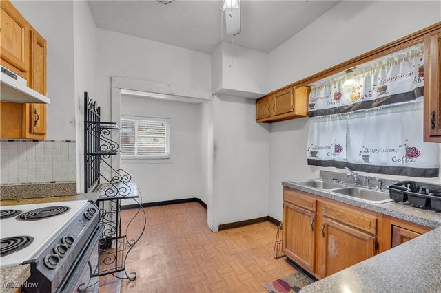 516 Whitney Avenue, Akron, OH 44306