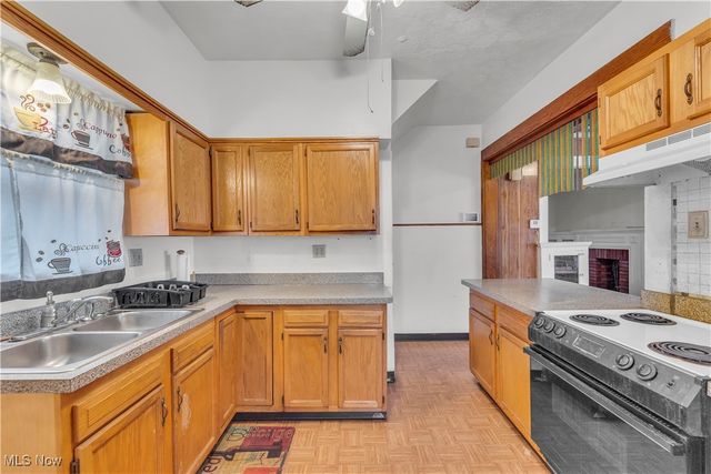 516 Whitney Avenue, Akron, OH 44306