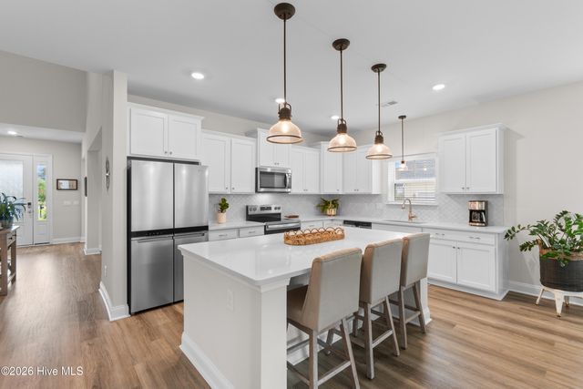 1425 N Middleton Drive NW, Calabash, NC 28467