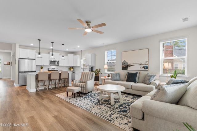 1425 N Middleton Drive NW, Calabash, NC 28467