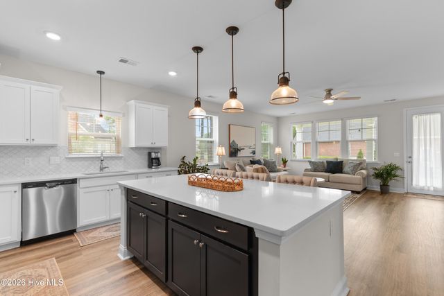 1425 N Middleton Drive NW, Calabash, NC 28467