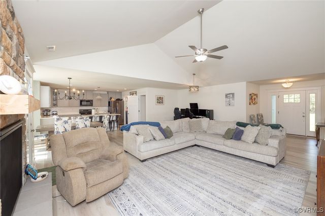 8851 Topeka Rd, Quinton, VA 23141