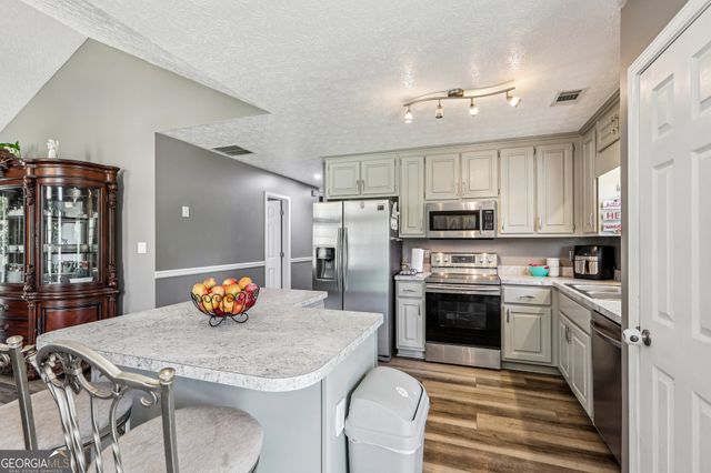 2014 Big Cypress Lane, Locust Grove, GA 30248