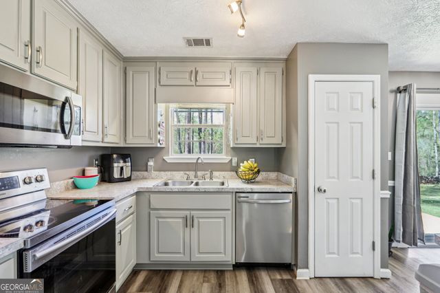 2014 Big Cypress Lane, Locust Grove, GA 30248