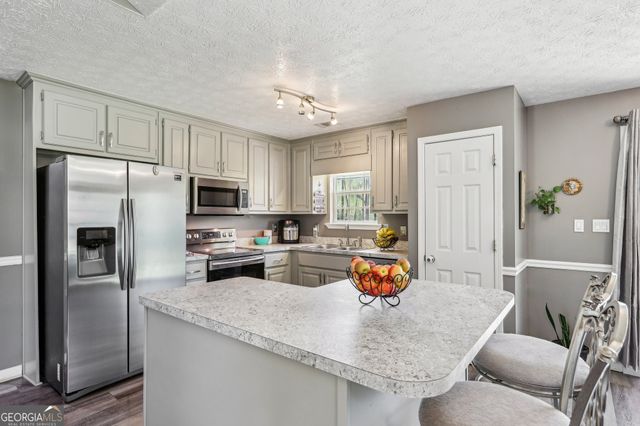 2014 Big Cypress Lane, Locust Grove, GA 30248