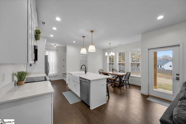 64 Jubilee Church Road, Taylors, SC 29687