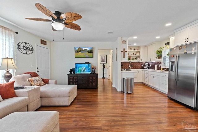 507 E Pine St, Atmore, AL 36502