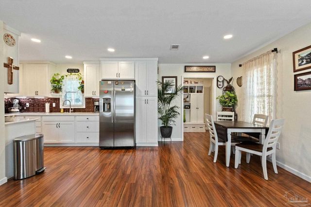 507 E Pine St, Atmore, AL 36502