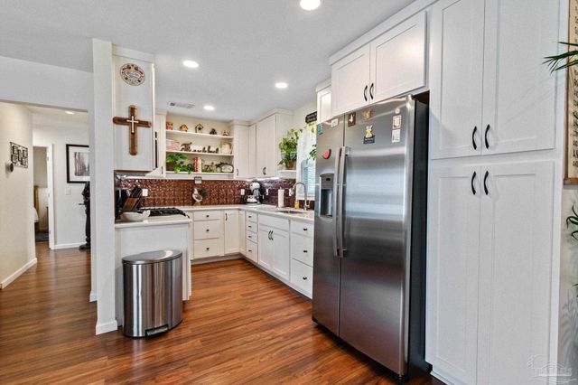 507 E Pine St, Atmore, AL 36502