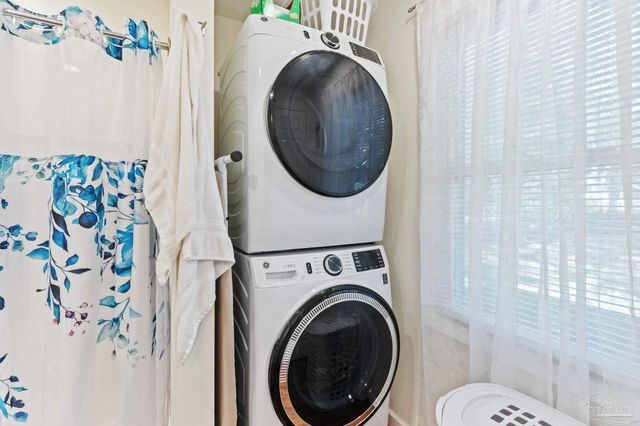 507 E Pine St, Atmore, AL 36502