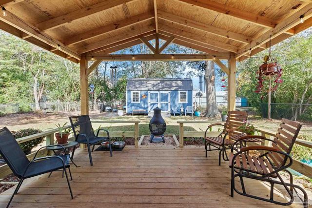 507 E Pine St, Atmore, AL 36502