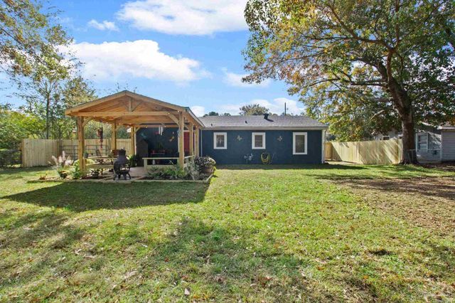 507 E Pine St, Atmore, AL 36502