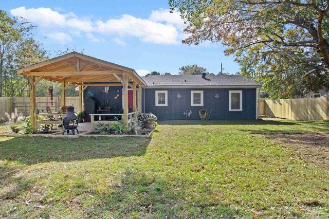 507 E Pine St, Atmore, AL 36502