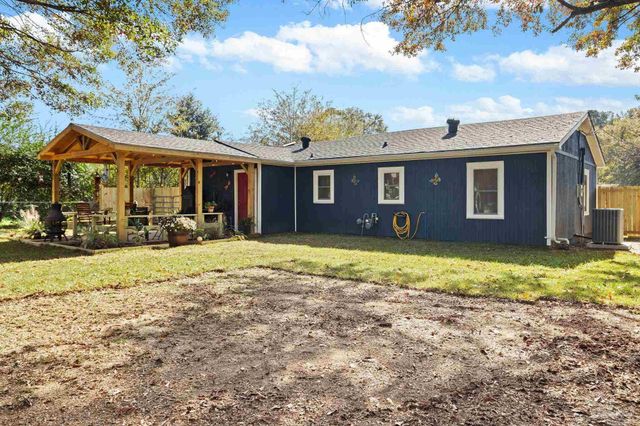 507 E Pine St, Atmore, AL 36502