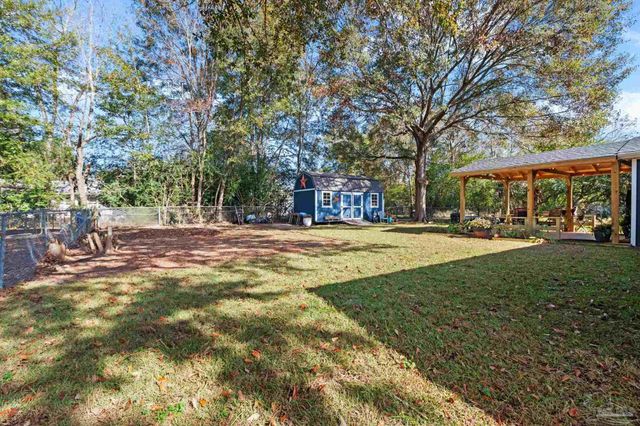 507 E Pine St, Atmore, AL 36502