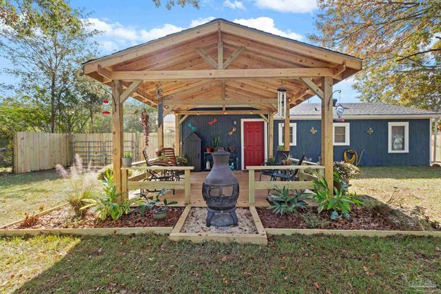 507 E Pine St, Atmore, AL 36502