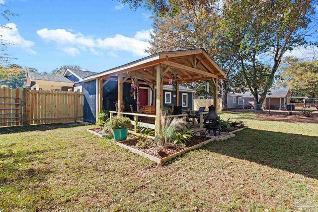 507 E Pine St, Atmore, AL 36502